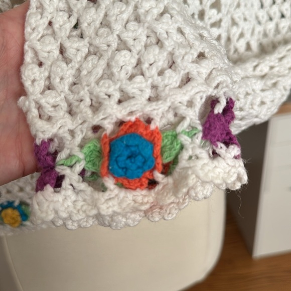 Vintage Hand Knit 3D Floral Crocheted Cardigan Cropped Bohemian Girly Size Large - Picture 13 of 16
